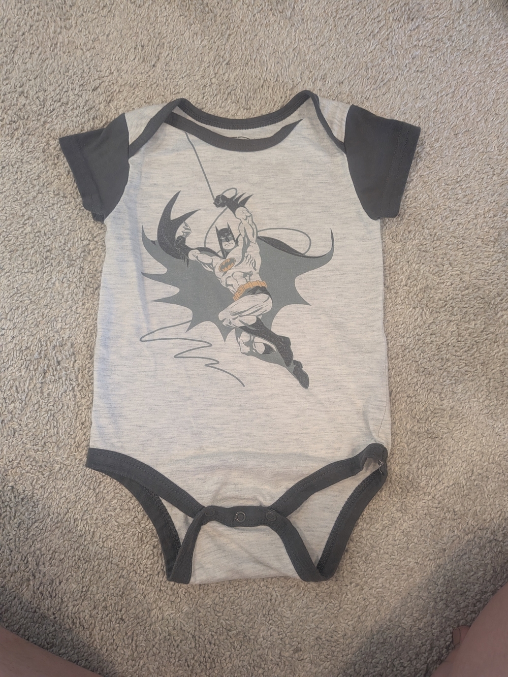Batman Gray and Black Infant One-Piece Bodysuit with Graphic 18M